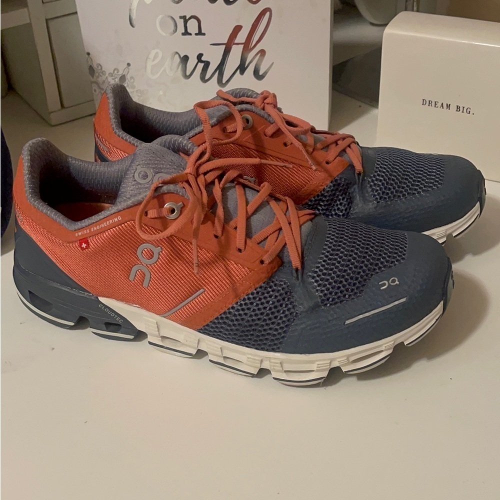 On Running clouldflyer gray and orange beautifully shoes soft and comfortable